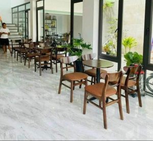 Bàn cafe đẹp kèm 4 ghế mango màu nâu