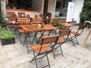 Bàn Ghế Cafe Sân Vườn Gấp Gọn Được Rất Tiện Lợi