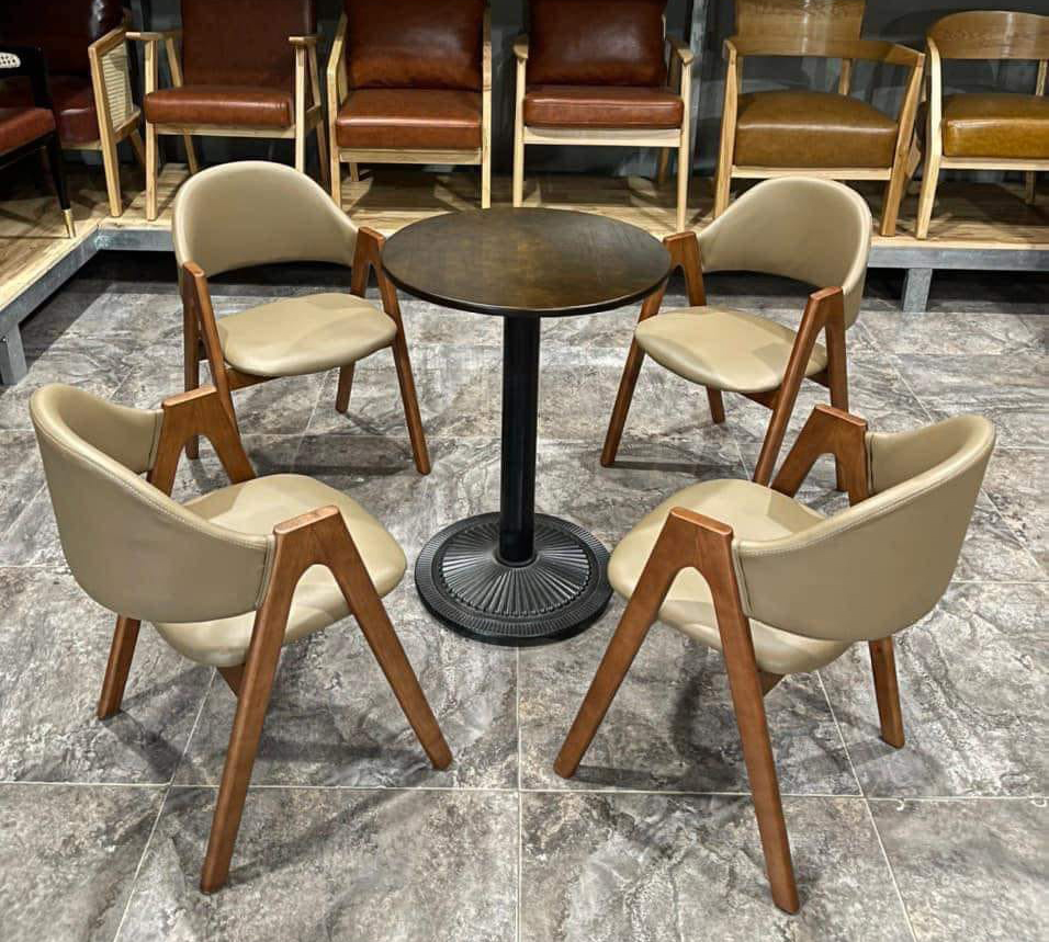 Bàn quán cafe hình tròn chân gang bán siêu chạy Bàn quán cafe hình tròn chân gang bán siêu chạy
