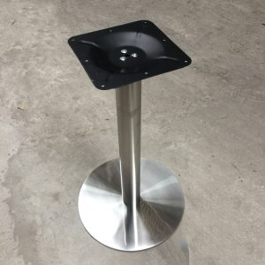 Chân Bàn Inox Tròn Tạo Đường Cong Mềm Mại Cho Chiếc Bàn