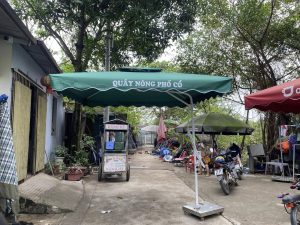 Giá dù che nắng ngoài trời