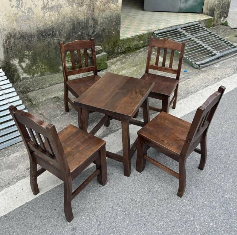 Bàn ghế cafe nhỏ gọn